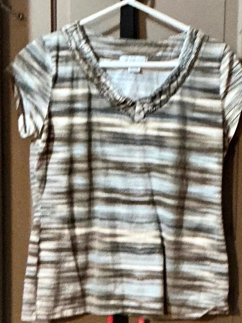 (96) Liz Claiborne Abstract Short Sleeve Top in Brown & Blue Size Large